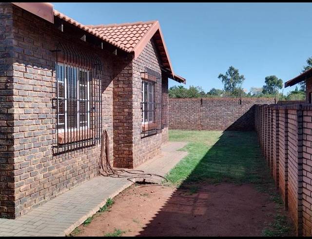 3 BEDROOM TOWNHOUSE FOR SALE IN THE ORCHARDS